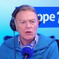 "Au bout de 9 ans, j’avais besoin de quelque chose qui m’excitait plus" : Christophe Hondelatte annonce son départ de l’antenne d’Europe 1