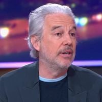 "Ces messages étaient des fakes" : Philippe Vandel (France 2) et Sophia Aram (France Inter) s'excusent après avoir évoqué dans leurs chroniques de faux tweets de Sandrine Rousseau