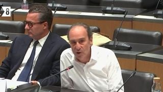 "Je suis dans un cirque…" : Furieux, Xavier Niel s’en prend à Charles Alloncle, le président de la commission suspend l'audition en direct