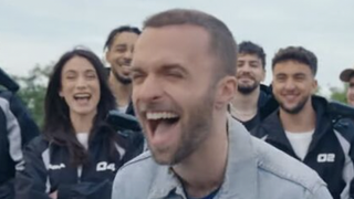 "Un beau chèque" : Squeezie en dit plus sur la vente de son concept YouTube "Stop the train" à Banijay