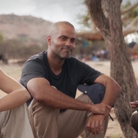 "C'est impossible de faire autrement" : Tony Parker est-il resté en contact avec la tribu des Ovakuvale après le tournage de "Rendez-vous en terre inconnue" ?