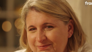 "Je ne m'y attendais pas à celle-là" : La cheffe Stéphanie Le Quellec émue aux larmes par un message surprise dans "Un dimanche à la campagne"