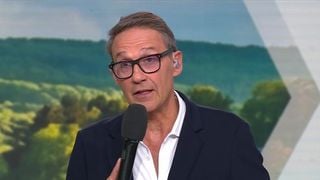 Affaire Xavier Dupont de Ligonnès : Julien Courbet et M6 reconnaissent s’être fait berner par un faux prêtre