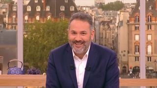 "Quelques petits mots d'explication" : Bruce Toussaint, de retour dans "Bonjour !" sur TF1, détaille la raison de son absence