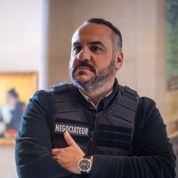 Audiences : Le final de la saison 2 du "Négociateur" avec François-Xavier Demaison a-t-il permis à TF1 de prendre l'avantage sur "Meurtres au paradis" sur France 2 ?