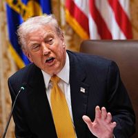 "Il n'y a pas de base légale pour une action en diffamation" : La BBC "déterminée" à se défendre face à Donald Trump