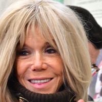 Après la polémique, "Public" retire la vidéo de Brigitte Macron insultant les militantes qui ont perturbé le spectacle d'Ary Abittan