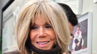 Après la polémique, "Public" retire la vidéo de Brigitte Macron insultant les militantes qui ont perturbé le spectacle d'Ary Abittan