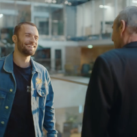 "Bravo les gars !" : Squeezie et Thierry Ardisson enterrent la hache de guerre dans une vidéo de promotion du E-sport