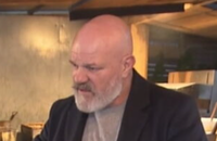 "Cauchemar en cuisine" : Joanne a t-elle réussi à redorer son établissement à Sallèles-d'Aude après le passage de Philippe Etchebest ? - vidéo - Puremédias