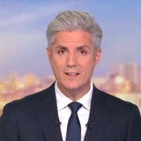 Audiences access 20h : Plus d'1,1 million de téléspectateurs d'écart entre les JT de Jean-Baptiste Boursier sur TF1 et de Jean-Baptiste Marteau sur France 2