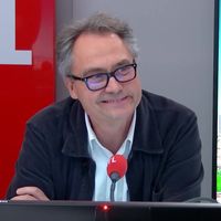 "Un collègue, un confrère, un modèle" : Le journaliste Philippe Robuchon fait ses adieux à RTL après 39 ans d'antenne