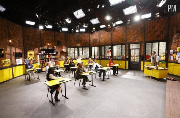 Camille Combal aux commandes de "Qui sera le plus nul ?" sur TF1.
© PHILIPPELEROUX / BBC STUDIOS F / TF1