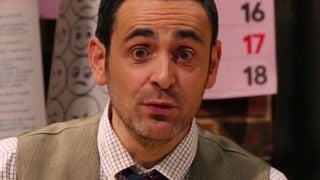 "Qui sera le plus nul ?" : TF1 interrompt la diffusion du jeu de Camille Combal pendant 2 semaines