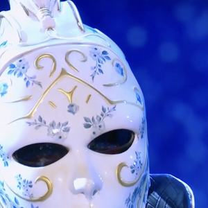 Qui se cache derrière le costume de "La Porcelaine" de "Mask Singer" 2025 ?