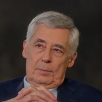 "Mais vous êtes fou ?" : La sœur d'une victime de l'attentat du DC-10 interpelle Henri Guaino, fidèle de Nicolas Sarkozy, dans "Complément d'enquête" sur France 2