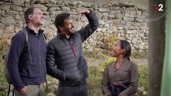 Audiences : "Rendez-vous en terre inconnue" avec Tomer Sisley sur France 2 s'est-elle fait une place entre "OPJ" sur France 3 et "Taxi 4" sur TF1 ?