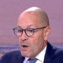 "J'ai été le seul à payer le bus" : Un éditorialiste de LCI dérape en direct après l'attaque à Trappes