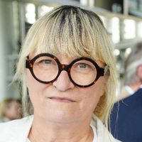 Déprogrammation : RMC Life supprime en urgence l'émission de Christine Bravo de sa grille après une "baisse d'audience" significative