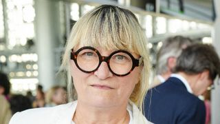 Déprogrammation : RMC Life supprime en urgence l'émission de Christine Bravo de sa grille après une "baisse d'audience" significative