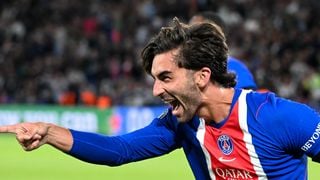Audiences access 20h : Face à l'entrée en lice du PSG en Ligue des Champions sur Canal+, Yann Barthès sur TMC et Cyril Hanouna sur W9 ont-ils résisté ?