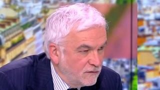 "Arrêtez de vous victimiser !" : Échange tendu entre Pascal Praud et Jean-François Copé en direct sur CNews
