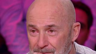 “On avait tous hâte de te revoir” : Vincent Lagaf’ ému aux larmes en écoutant la lettre de Charlotte Dhenaux dans “Quelle époque !” sur France 2