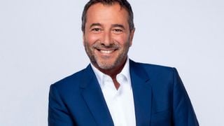 "Des pleureuses qui ne comprennent pas le monde de la télévision" : Bernard Montiel répond à Jean-Luc Lemoine et Marc Toesca et officialise son arrivée aux commandes de "Samedi d'en rire" sur France 3
