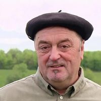 "Elle est partie vexée" : Jean-Louis de "L'amour est dans le pré" 2025 embrasse une prétendante et renvoie l'autre chez elle