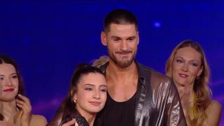 “Il a fallu qu’on me le répète plusieurs fois pour que je comprenne” : Lénie réagit à sa victoire dans “Danse avec les stars” avec 69% des votes