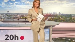 "Nous avons été distancés par la concurrence" : Le numéro 2 de France Télévisions justifie le choix de Léa Salamé pour "décoincer" le "20 Heures" de France 2