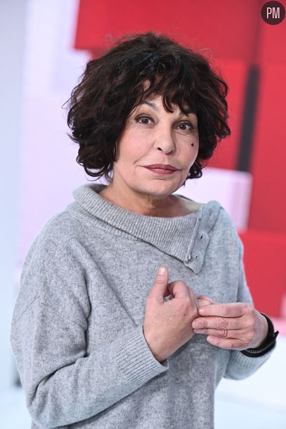 Rétro - Décès de la réalisatrice, actrice et humoriste Isabelle Mergault des suites d'un cancer - Exclusif - Isabelle Mergault - Enregistrement de l'émission Vivement Dimanche présentée par M.Drucker au Pavillon Gabriel à Paris le 9 janvier 2024. Diffusion sur France 3 le 14/01/2024.