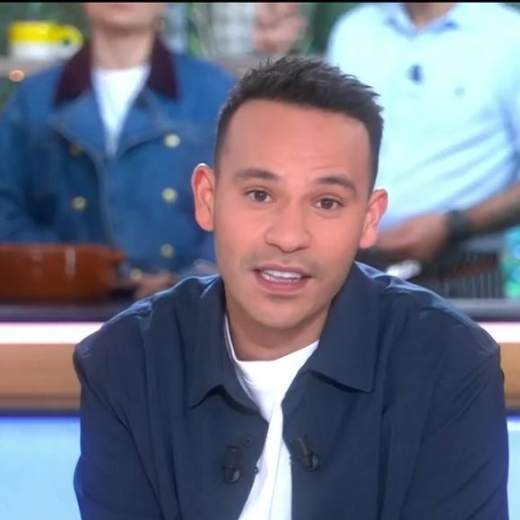 Mohamed Bouhafsi aux commandes de "C à vous" hier sur France 5.