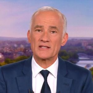 Gilles Bouleau aux commandes du "20 Heures" de TF1.