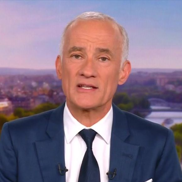 Gilles Bouleau aux commandes du "20 Heures" de TF1.
