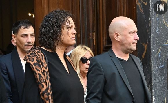 Steevy Boulay, Julie et Christophe Mercy, Angela Lorente - Sorties des obsèques de Loana Petrucciani dans la cathédrale Sainte-Réparate à Nice le 10 avril 2026. L'ancienne star de téléréalité a été retrouvée morte dans son appartement niçois par les autorités, le 25 mars dernier. © Bruno Bebert/Bestimage