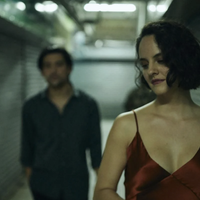 Surprise, pour Noël, Netflix dégaine aujourd’hui un thriller sulfureux déconseillé aux moins de 16 ans