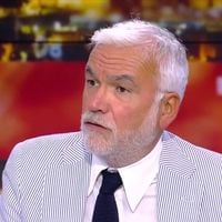 "Qu’il vienne ici au lieu de parler fort à l’extérieur sans contradiction !" : Pascal Praud riposte aux attaques d'Eric Dupond-Moretti contre CNews