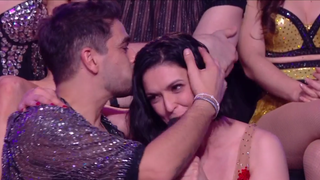 “Tu m'as gardé en vie” : Émue, Lucie Bernardoni remercie Christophe Licata après son élimination de “Danse avec les stars”