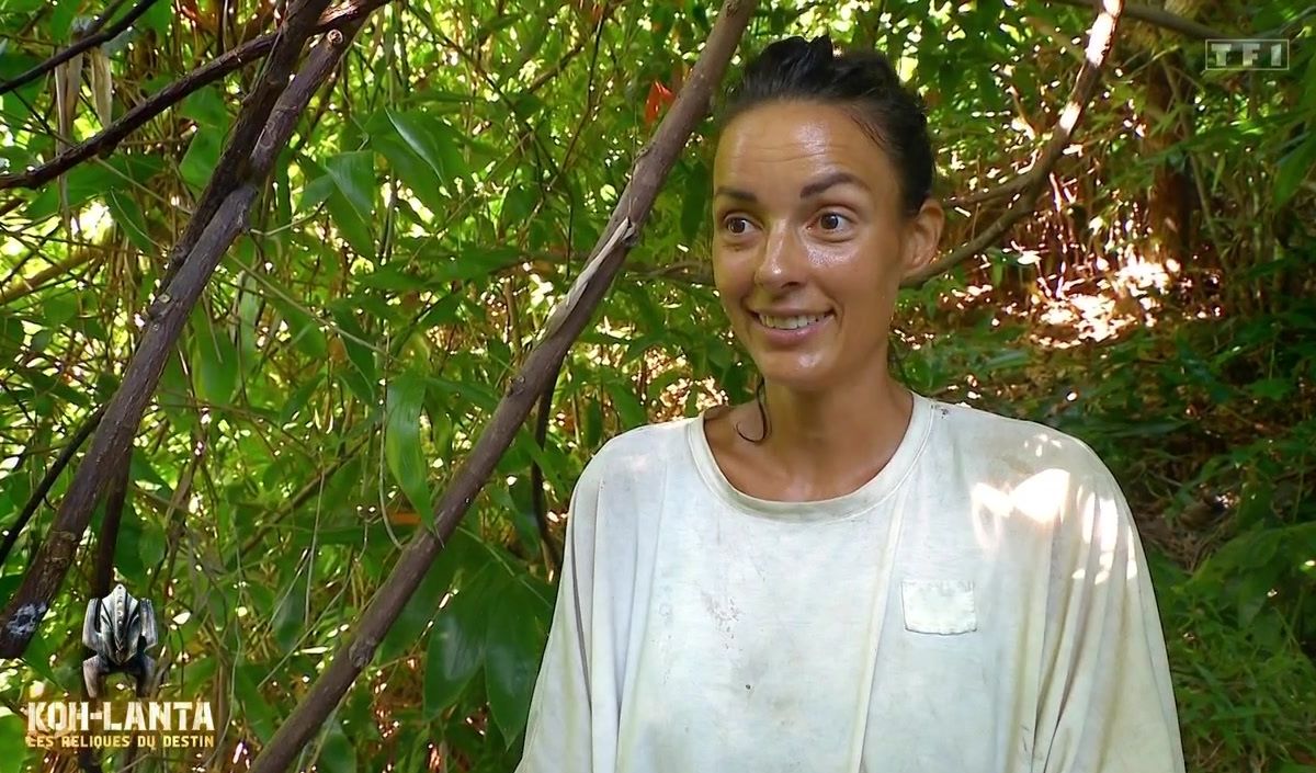 "Je commence à prendre ma petite place dans ce 'Koh-Lanta'" : Stratégie, colliers d'immunité... Cynthia se confie sur sa nouvelle aventure depuis la réunification