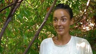 "Je commence à prendre ma petite place dans ce 'Koh-Lanta'" : Stratégie, colliers d'immunité... Cynthia se confie sur sa nouvelle aventure depuis la réunification