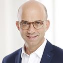 "Ce serait inaccessible budgétairement" : Pourquoi LCP-Public Sénat ne communiquera toujours pas ses audiences après son changement de numérotation sur la TNT