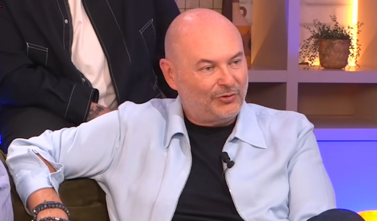 "Il faut savoir rester quand il y a des propositions qui viennent d'à côté" : Cauet admet avoir été rappelé par NRJ et explique pourquoi il est resté sur Europe 2