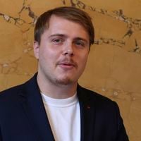 Clash entre Cyril Hanouna et Louis Boyard dans "TPMP" : Le député LFI relaxé par la justice