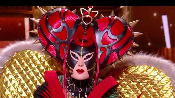 "Mask Singer" 2025 : Une star de TF1 se cachait sous le costume de la Dame de coeur et a été éliminée ce vendredi soir... Voici de qui il s'agit !