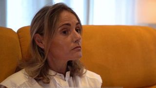 "En aucune manière, 'Sept à huit' n'a cherché à lui nuire ou se moquer d'elle" : Le magazine de TF1 répond aux accusations d'Anne, arnaquée par un faux Brad Pitt