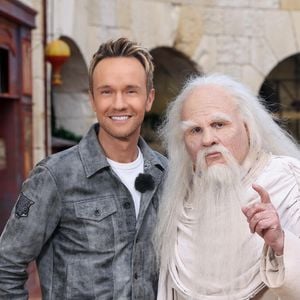Cyril Féraud et Le Pere Fouras dans "Fort Boyard".