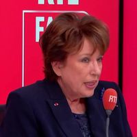 "Des gens qui mettent en avant des valeurs chrétiennes et qui en font totalement abstraction" : Roselyne Bachelot charge les médias du groupe Bolloré