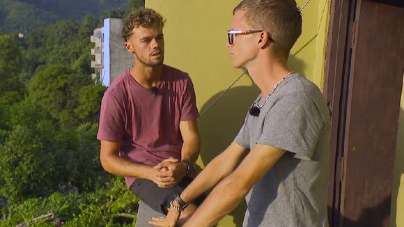 "Le jour de son coming out, ça ne s'est pas bien passé entre nous" : Sébastien et Julien, les frères ressoudés de "Pékin Express", dévoilent la raison de leur brouille