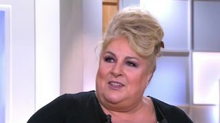 “Cette phrase, elle est restée” : Marianne James revient sur le jour où elle a lancé aux téléspectateurs qu’ils avaient de “la merde dans les oreilles”